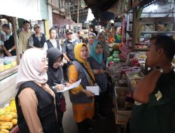 TPID Bersama Wali Kota Bandar Lampung, Eva Dwiana dan Forkopimda Kota Bandar Lampung Melakukan Sidak di Sejumlah Pasar