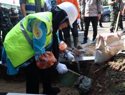Walikota Bandar Lampung Hj. Eva Dwiana melakukan Peletakan Batu Pertama dalam Rangka Pembangunan Aula Kodim 0410/KBL di Kecamatan Langkapura