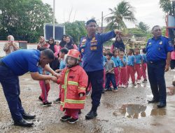 Kunjungi Damkar, Murid TK Negeri Pembina Kalianda Belajar Jadi Petugas Pemadam Kebakaran