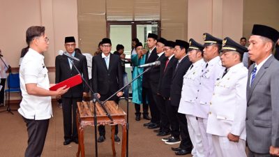 Lantik Delapan Pejabat Administrator, Bupati Egi: Pejabat Jangan Anti Kritik