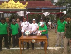 Bupati dan ketua DPRD pesisir Barat buka turnamen Sepak bola Bupati Cup th.2025