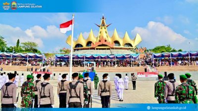 Ukir Sejarah Baru! Bupati Egi Pimpin Detik-Detik Proklamasi HUT ke-80 RI di Menara Siger, Selat Sunda Jadi Saksi Abadi