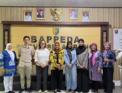 Dua Student Exchange Unila Asal ENTPE-Prancis Paparan Hasil Riset di Bappeda Lampung