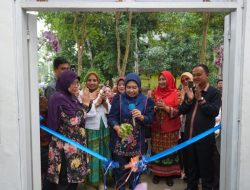 Rektor Resmikan Rumah Kaca Anggrek, Wujud Komitmen Konservasi dan Inovasi