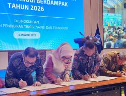 Rektor Tanda Tangani Kontrak Kinerja Perguruan Tinggi Berdampak 2026