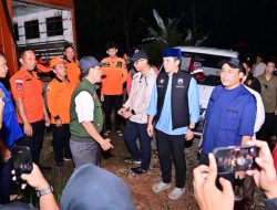 Kepedulian dengan Warganya yang Terkena Musibah Banjir Bupati Egi Turun Malam Hari Cek Kondisi Warga