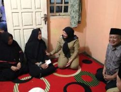 Anak Tenggelam di Sungai Balok Wali Kota Bandar Lampung, Eva Dwiana, Turut Menyambangi Rumah Duka Untuk Menyampaikan Belasungkawa Kepada Keluarga Korban