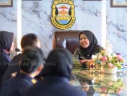 Kepala Lembaga Pemasyarakatan Kelas I Bandar Lampung, Ike Rahmawati, mengajak Wali Kota Eva Dwiana untuk hadir langsung memberikan motivasi kepada warga binaan