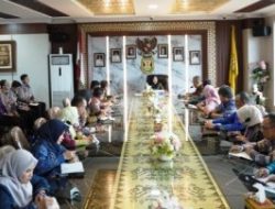 Selama Ramadhan Bunda Eva menekankan agar seluruh perangkat daerah memperkuat sinergi dan kolaborasi dalam menjalankan program pemerintahan