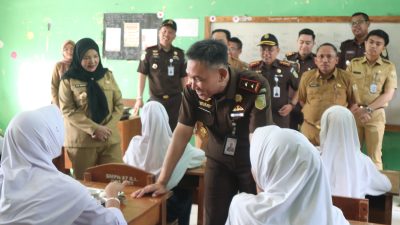 Wali Kota Eva Dwiana Dampingi Kajati Lampung Tinjau Program MBG di Dua Sekolah