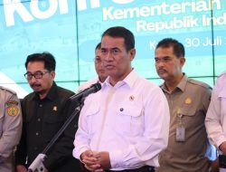 Bela Prabowo, Mentan Jelaskan Cara Mafia Merampok