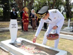 Ziarah di TMP Kusuma Bangsa, Bupati Radityo Egi Serukan Semangat Pahlawan untuk Lampung Selatan yang Lebih Maju