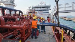Kapal Pengangkut BBM Bersandar di IT Panjang, Pertamina Patra Niaga Perkuat Pasokan Pertalite di Lampung