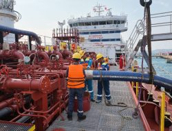 Kapal Pengangkut BBM Bersandar di IT Panjang, Pertamina Patra Niaga Perkuat Pasokan Pertalite di Lampung